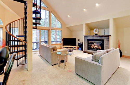 Sierra Tract House | Charles Charmer