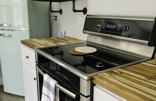 North Charleston House | Charleston Cottage - Minutes from Everything