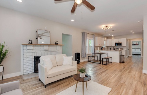 Charlotte House | Charlotte 5 Bedroom Home with Hot Tub, Patio and Games! Near Uptown & Airport!