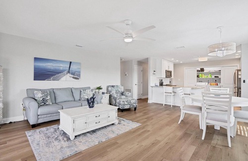 Punta Gorda House | Charlotte County Condo 5889: Tranquil Stay by the Pool