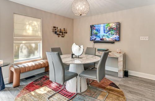 Charlotte House | Charlotte Gem with Deck and Community Amenities