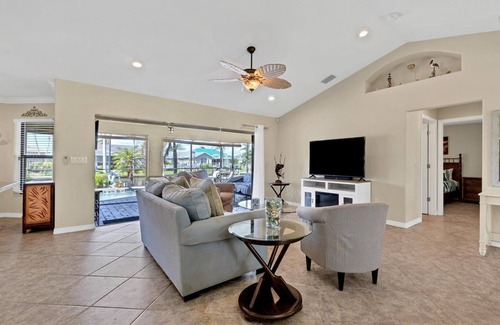 Charlotte Harbor Villa | Charlotte Harbor Area Villa 3 Bed 2 Baths #9381