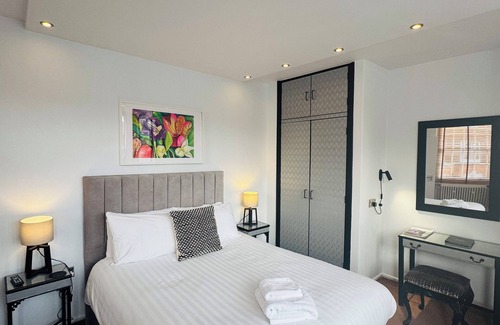 Lincoln Hotel | Charlotte House