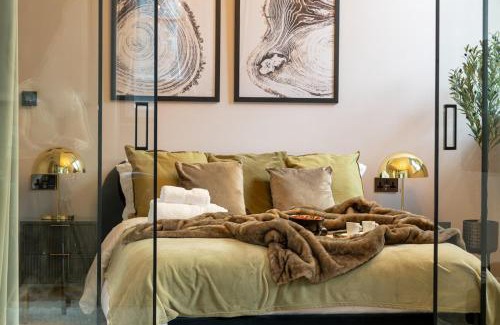 Chinatown Apartment | Charlotte House Residence by COQOON
