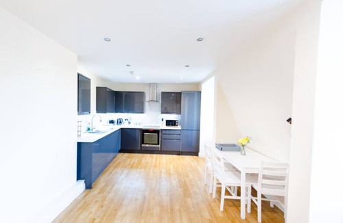 Ipswich Apartment | Charlotte House Spacious 2BR 2BATH in Ipswich