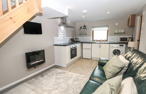 Hope Valley Cottage | CHARLOTTE’S COTTAGE, family friendly, with a garden in Hathersage