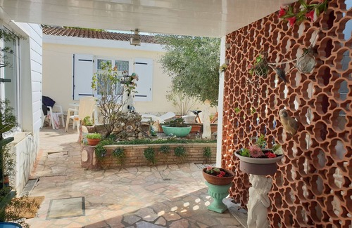 LʼAiguillon-sur-Mer House | Charming Apartment with Rooftop Terrace and Modern Amenities near Beach and Shops