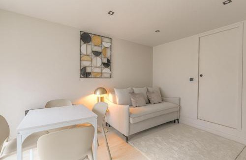 Saint-Didier-au-Mont-d'Or Apartment | Charmant studio avec terrasse, Saint-Didier