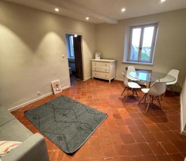 Cagnes-sur-Mer Apartment | Charmant 2 pièces avec vue Mer au coeur du village