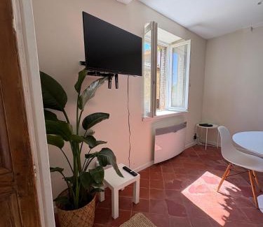 Cagnes-sur-Mer Apartment | Charmant 2 pièces avec vue Mer au coeur du village