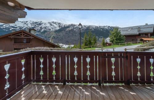 Meribel Village Apartment | Charmant 3 pièces avec 2 chambres, terrasse, parking et Wi-Fi à Méribel - FR-1-566-61