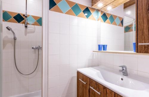 La Clusaz Apartment | Charmant 4 pièces en centre village, proche pistes - 8 pers, Wifi, parking, balcon, animaux acceptés - FR-1-437-48