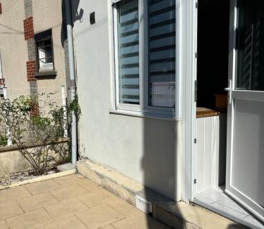 Belleville-sur-Meuse Apartment | Charmant appartement lumineux en rez-de-chaussée