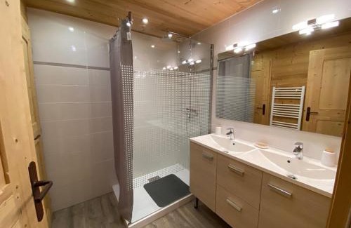 Cohennoz Apartment | Charmant appart 4 pers. avec chambre indép., terrasse, Wi-Fi, parking, skis, proche Crest-Voland - FR-1-733-110