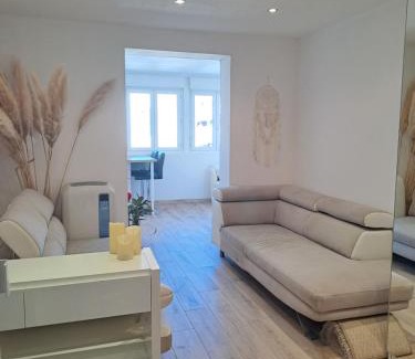 Cros-de-Cagnes Apartment | Charmant appartement cosy plage, gare, centre-ville