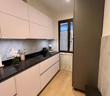 Beausoleil Apartment | Charmant Appartement entier dans maison individuelle -2 chambres - 2 à 4 personnes - à 200 metres de Monaco - 4 minutes Du Casino et de la Gare