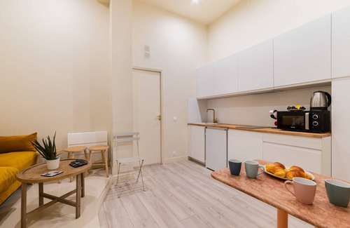 Quartier de la Folie-Mericourt Apartment | Charmant appartement moderne haut marais - 4P