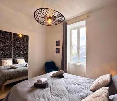 Quimper Apartment | Charmant logement face aux quais de Quimper