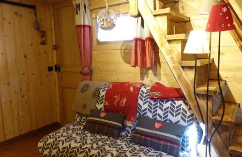 Hauteluce Ski Chalet | Charmant Mazot Savoyard à Hauteluce: Idéal pour Couple, Proche Commerces et Ski, Bien Équipé - FR-1-342-263