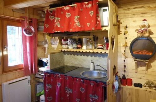 Hauteluce Ski Chalet | Charmant Mazot Savoyard à Hauteluce: Idéal pour Couple, Proche Commerces et Ski, Bien Équipé - FR-1-342-263