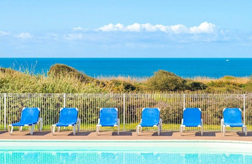 Chateau-d'Olonne Apartment | Charmant studio pour 4 + piscines | En bord du mer