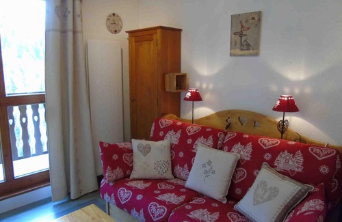 Valfrejus Apartment | Charmant studio à Valfréjus, proche télécabine, commerces, balcon, 4 pers, animaux admis. - FR-1-561-10