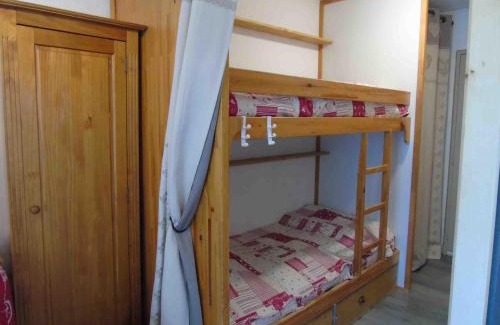Valfrejus Apartment | Charmant studio à Valfréjus, proche télécabine, commerces, balcon, 4 pers, animaux admis. - FR-1-561-10