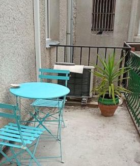 Nimes City Centre Apartment | Charmant studio avec cour en centre-ville