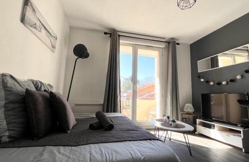 Talence Apartment | Charmant Studio