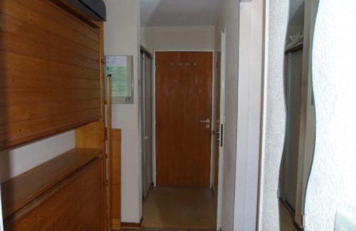 Valfrejus Apartment | Charmant studio rénové, proche télécabine, balcon sud, animaux acceptés, draps inclus, casier à ski - FR-1-561-52