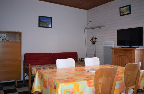 Font-Romeu-Odeillo-Via Apartment | Charmant T2, 4 pers, cuisine équipée, parking, Font-Romeu - FR-1-580-41