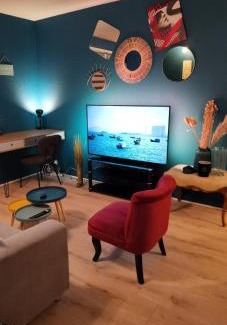 Roseraie - Orgemont Apartment | Charmant T2 proche Château, Gare, UCO, Parking privé gratuit