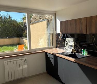 Saint-Marceau House | Charmante maison de pierre rénovée a 5min de Charleville-Mézières