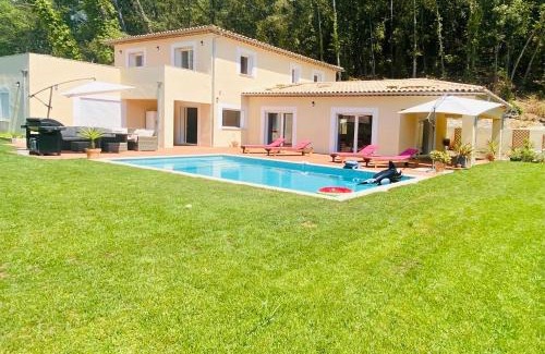 Les Maillans Villa | Charmante villa avec piscine au calme, 6 personnes