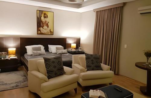 Cotia House | Charme Toscano de Frente para o Lago - GV2