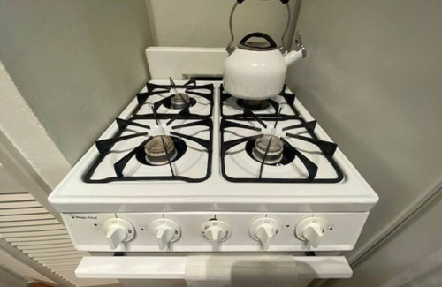 West University House | Charmer/1 BR 1 BA/3 Blocks from U of A /Sleep 3