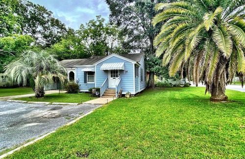 Pascagoula House | Charmer! Beach Park Getaway Comfy Nightly Tourist-Home PlentyAmenities 2Queen
