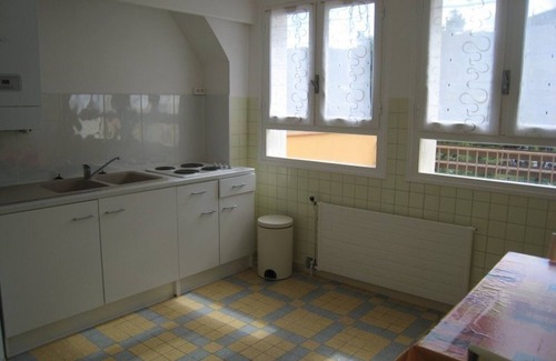 Amelie-les-Bains-Palalda Apartment | Charming F2 Apartment with Terrace, Parking, and Pet-Friendly in Amélie-les-Bains