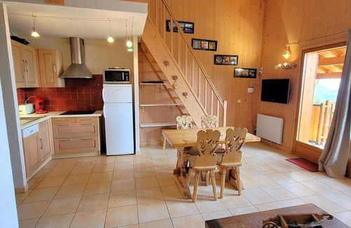 Saint-Michel-de-Chaillol Apartment | Charming Duplex Apartment for 5 with South-Facing Balcony, Fireplace, & Free WiFi in Chaillol
