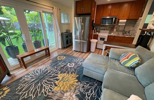 Kailua Apartment | Charming 1.5 bedroom cottage, fully furnished in a great location!