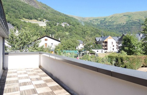 Saint-Lary-Soulan Apartment | Charming 1-Bedroom Apartment in Saint-Lary-Soulan with Balcony, Garage, Sleeps 6