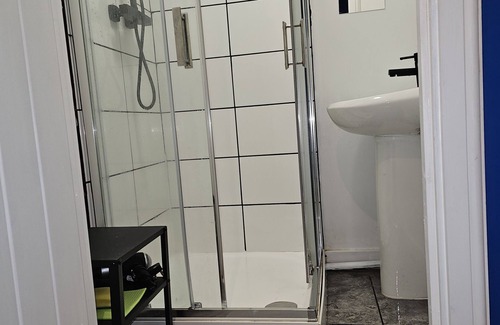 Huddersfield Apartment | Charming 1-Bed Apartment in Huddersfield