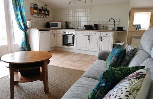 Segonzac House | Charming 1-bed cottage in the heart of Cognac vineyards with pool & games room