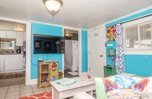 Colorado Springs Apartment | Charming 1-bedroom private apartment in a cottage with AC & WiFi