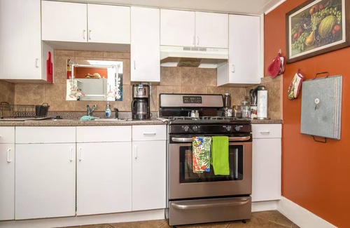 Colorado Springs Apartment | Charming 1-bedroom private apartment in a cottage with AC & WiFi
