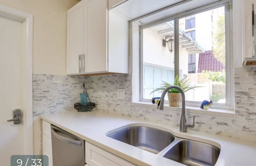Deerfield Beach Cottage | Charming 1-Bedroom Cottage Steps from the Beach!