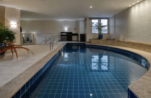 Santo Antonio House | Charming 1-bedroom hotel MERCURE LOURDES BH w/ pool