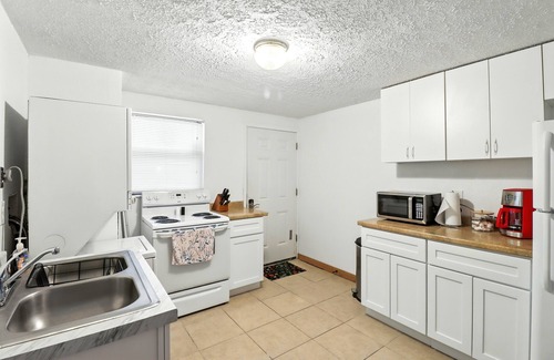 Crystal River Condo | Charming 1-bedroom condo in cool Crystal River with AC