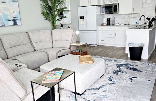 Daytona Beach Condo | Charming 1-bedroom condo in fabulous Daytona Beach with WiFi, fitness room