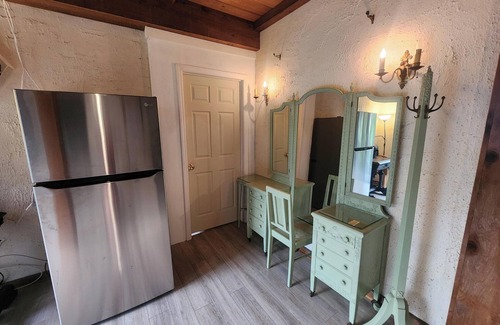 Historic Seaport Apartment | Charming 1-bedroom/1-bath apartment in historical home with pool in Key West, FL